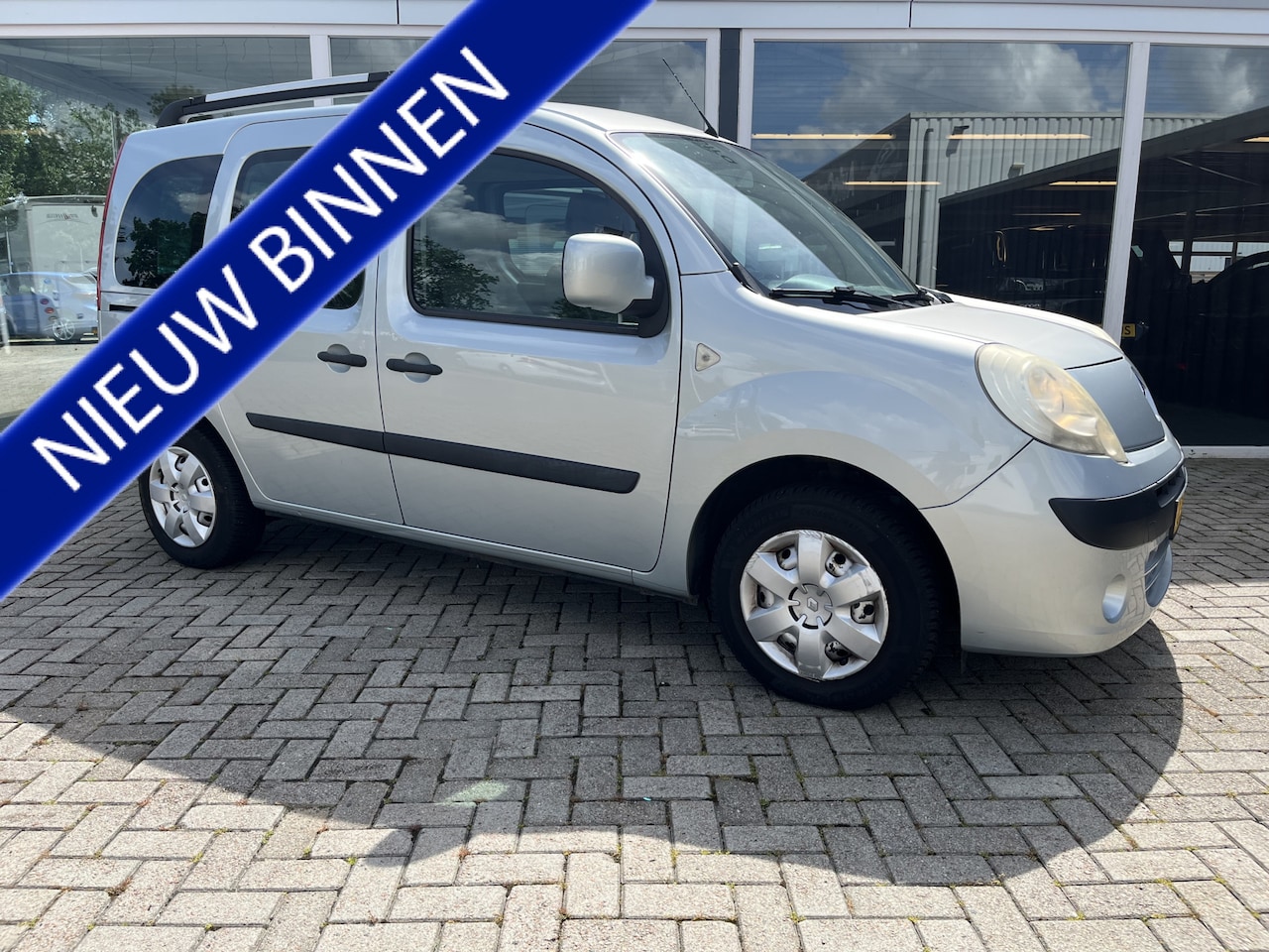 Renault Kangoo Family - 1.6-16V Privilège Airco / Trekhaak / Cruise - AutoWereld.nl