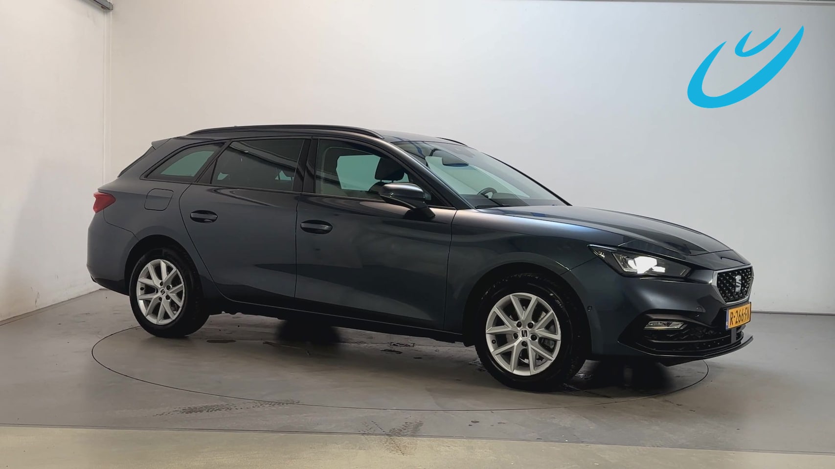SEAT Leon Sportstourer - 1.0 TSI 110pk Style Business Intense Virtual Cockpit Trekhaak Navigatie - AutoWereld.nl