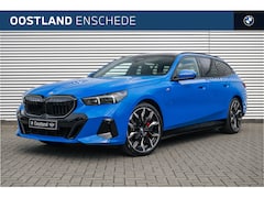 BMW 5-serie Touring - 530e M Sport Automaat / Panoramadak / Trekhaak / Bowers & Wilkins / M Multifunctionele Sto