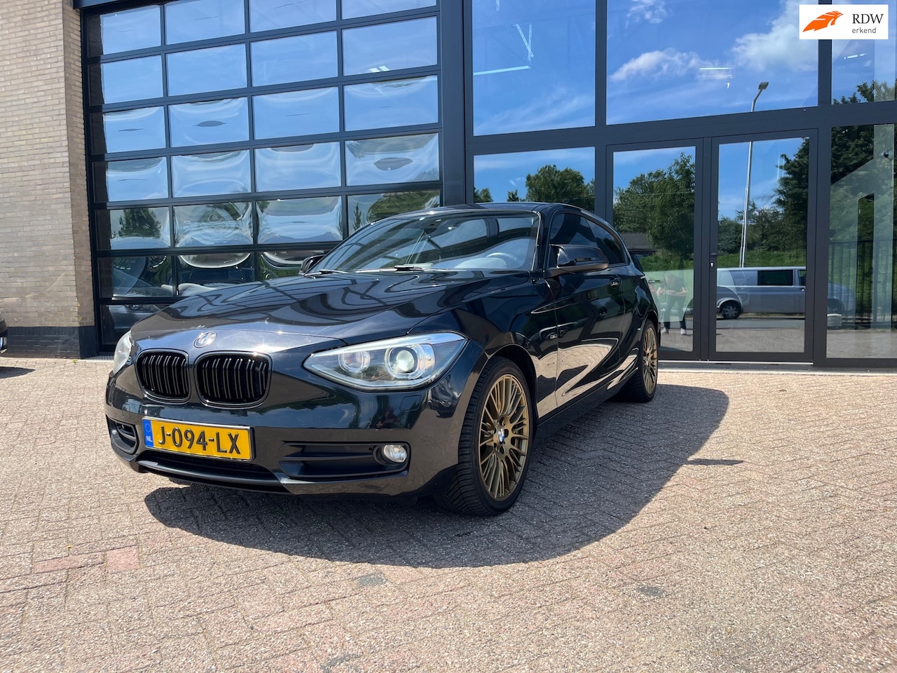 BMW 1-serie - 118d xDrive-Sport Edition High Executive - AutoWereld.nl