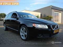Volvo V70 - 1.6 T4 Momentum AUTOMAAT/XENON/LEDER/ECC/NAP