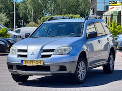 Mitsubishi Outlander Sport - 2.0 Invite+ | Airco | Elektrische ramen | APK 18-11-2026 |