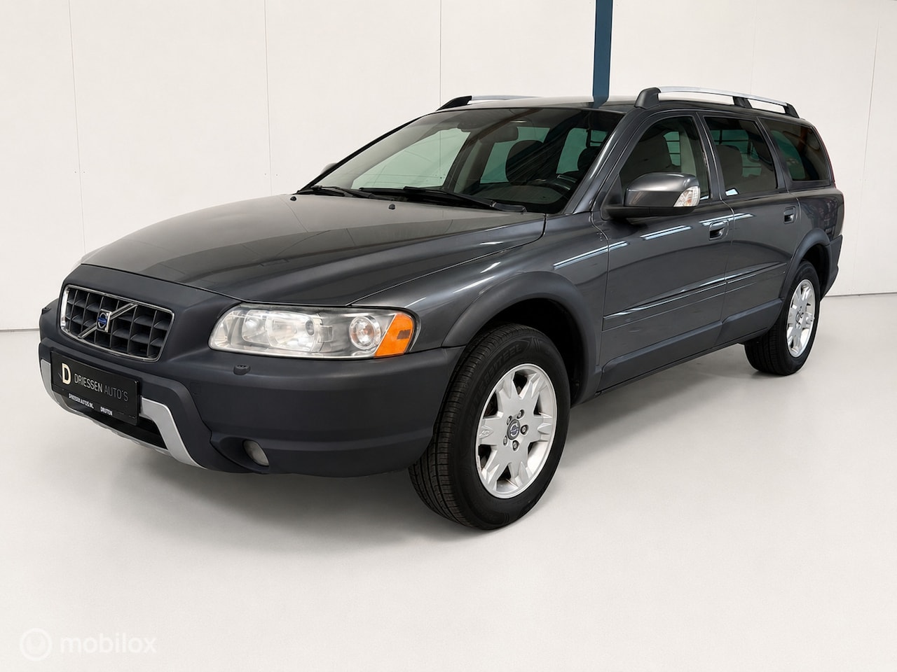 Volvo XC70 - 2.5 T Summum LEER/ XENON / TREKHAAK - AutoWereld.nl