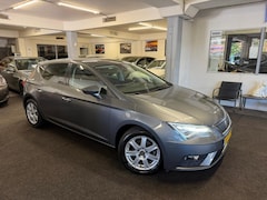 SEAT Leon - 1.0 EcoTSI Style*Camera*Xenon*Carplay*Velgen