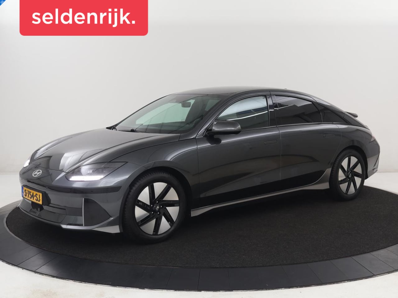 Hyundai IONIQ 6 - Connect 77.4 kWh | SOH 94,7% | Warmtepomp | Head-Up | Stoelverwarming | Camera | Carplay | - AutoWereld.nl