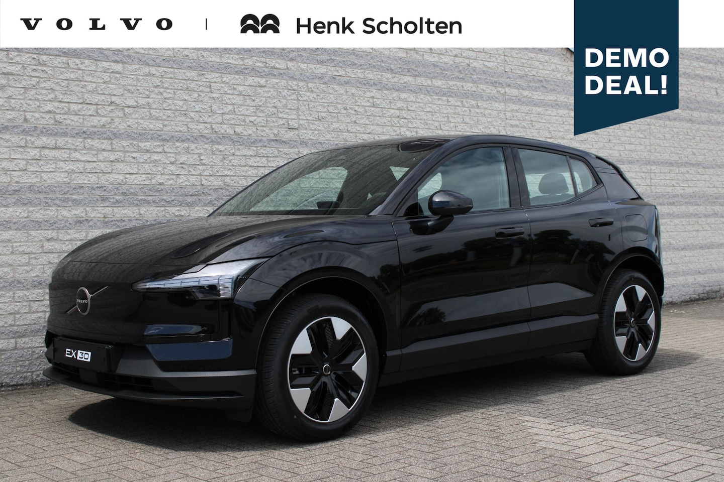 Volvo EX30 - P3 Plus Europa 51 kWh | Achteropkomend verkeer waarschuwing | Apple Carplay & Android Auto - AutoWereld.nl