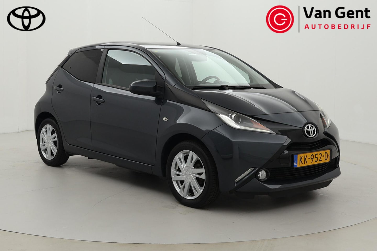 Toyota Aygo - 1.0 VVT-i x-sport | Airco | Cruise Control | Camera | 15 inch | Bluetooth | Dakspoiler | P - AutoWereld.nl