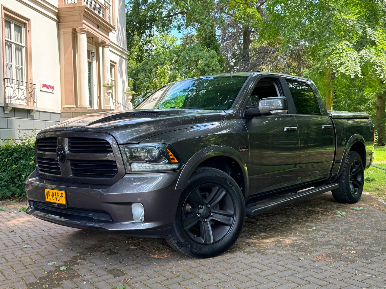 Dodge Ram 1500 - 5.7 V8 Quad Cab 6'4 LPG Wide Body Bypass Syst Alpine Sound Pano Camera Marge Full Options - AutoWereld.nl