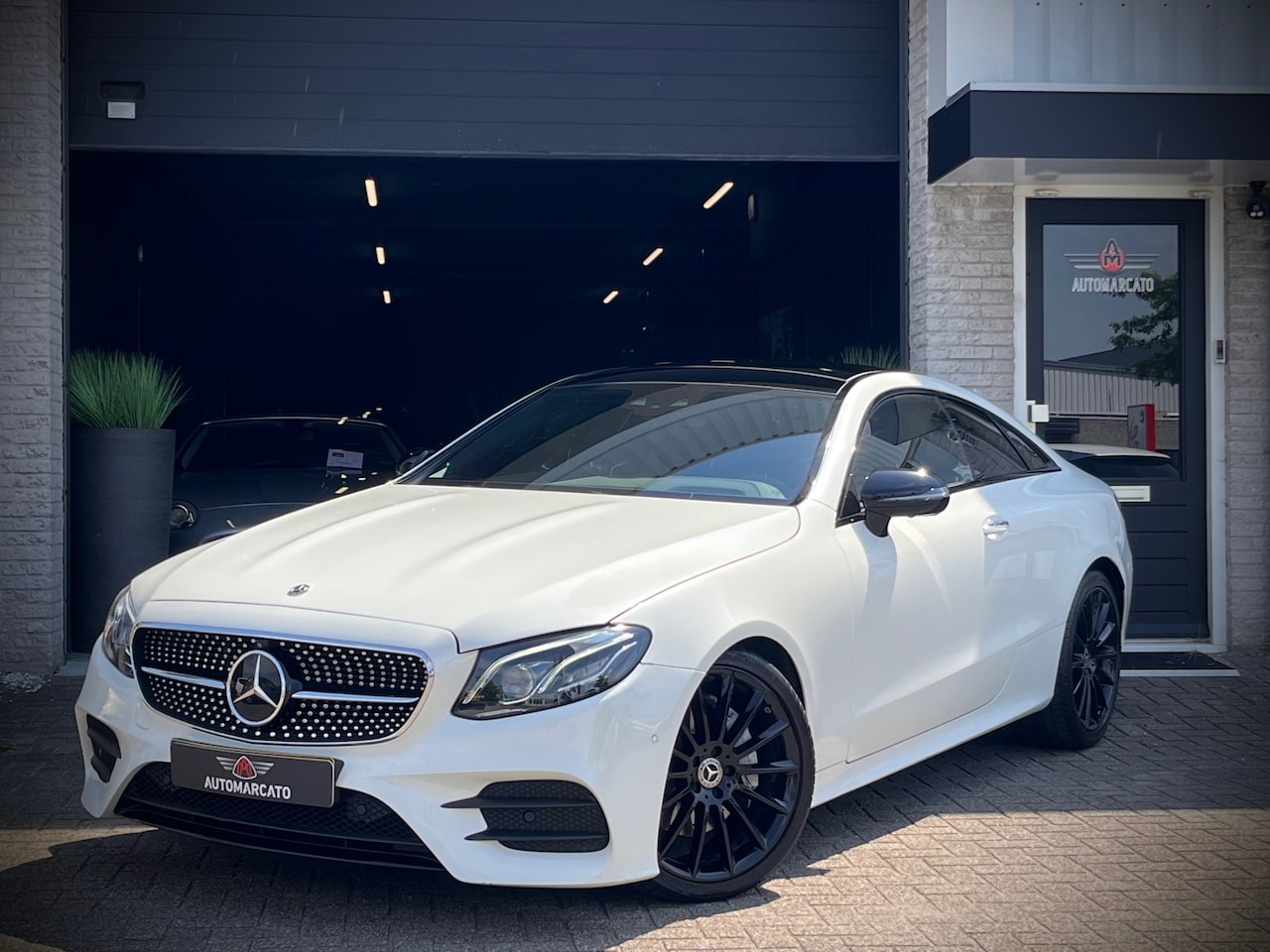 Mercedes-Benz E-klasse Coupé - 200 Premium Plus | AMG-Line | Burmester | 20 Inch | Panodak | Digital Dashboard | Leder | - AutoWereld.nl