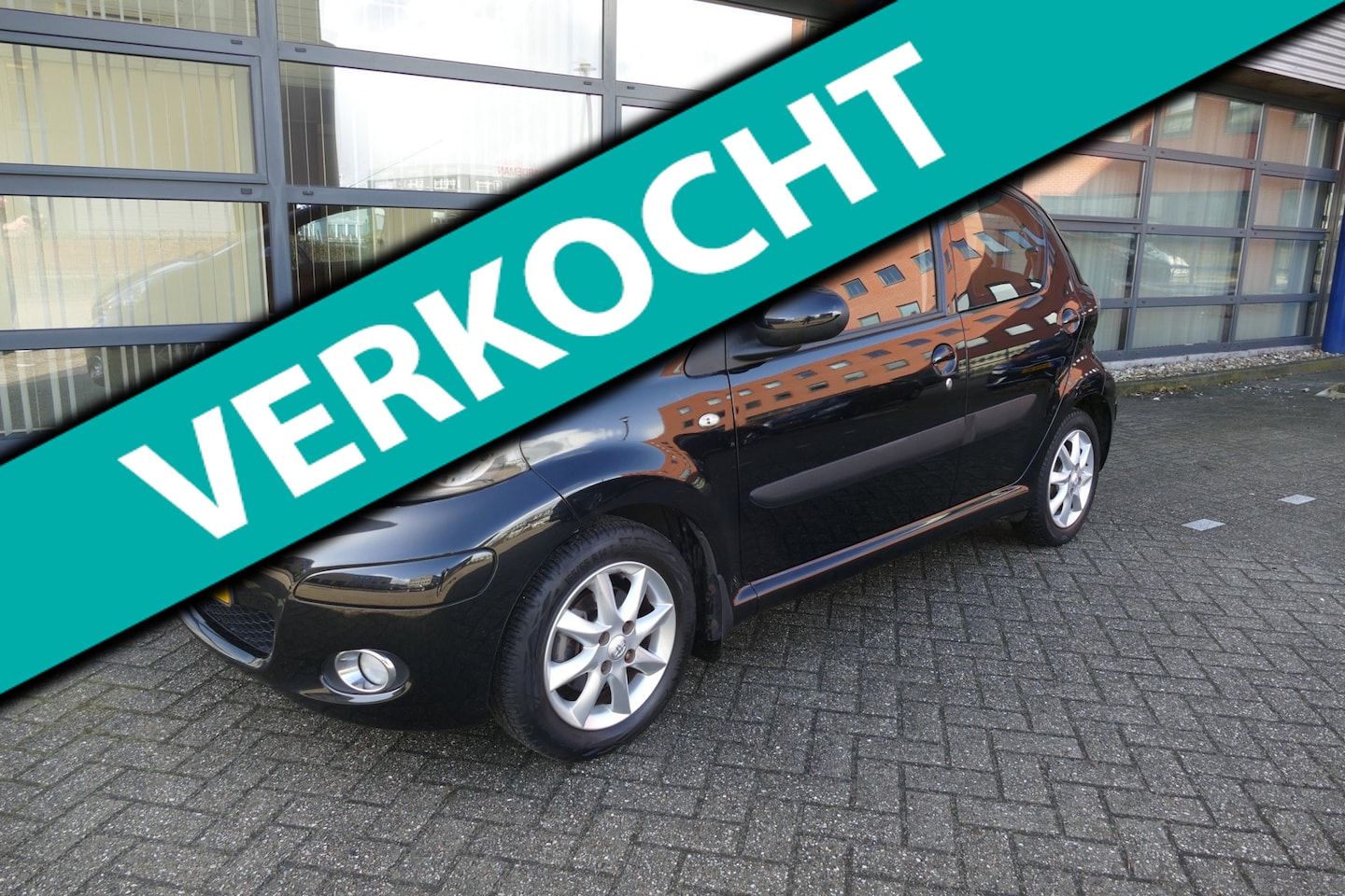 Toyota Aygo - 1.0-12V Comfort Sport Airco Apk 25-3-2027 1e Eig - AutoWereld.nl