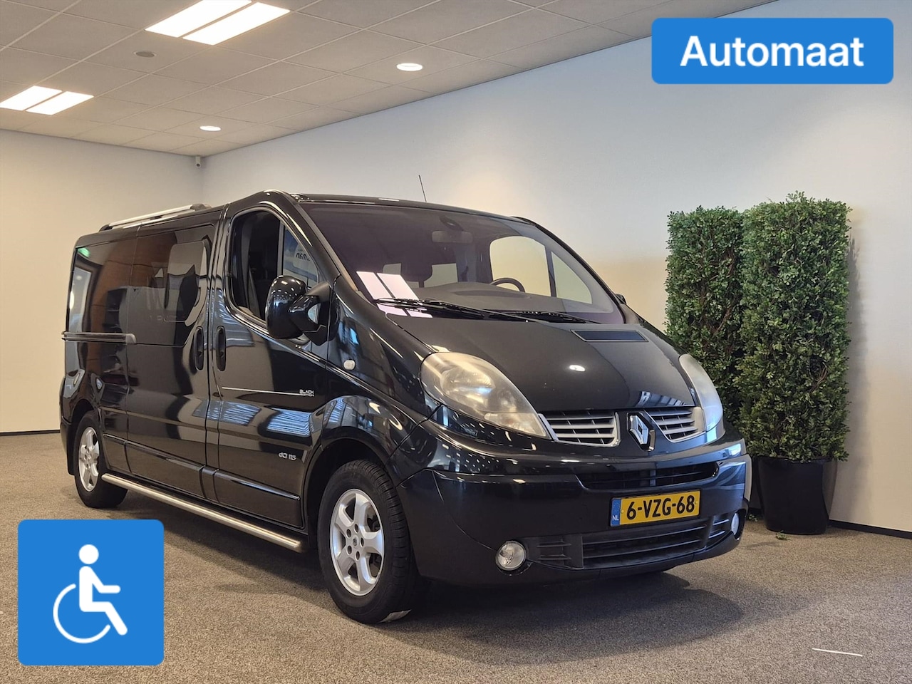 Renault Trafic - L2H1 Rolstoelbus Automaat (airco) 5+1 - 2x zijschuifdeur - AutoWereld.nl