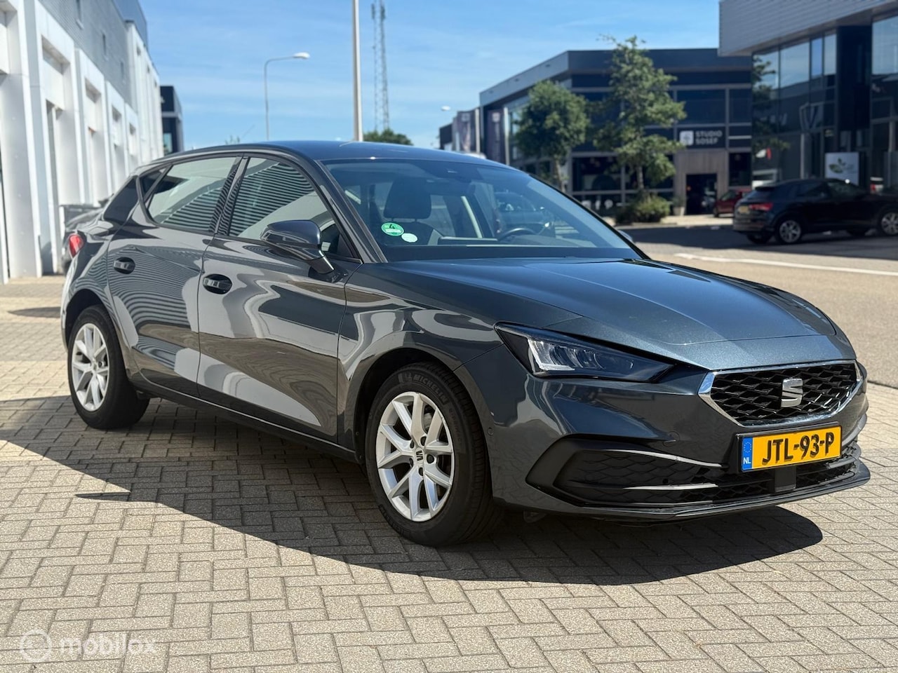 SEAT Leon - 2.0 TDI Business Intense Led AUT - AutoWereld.nl