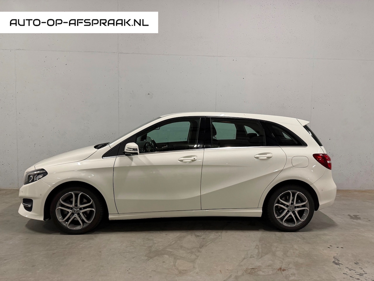 Mercedes-Benz B-klasse - 180 AMG Navi Stoelverw Airco Cruise - AutoWereld.nl