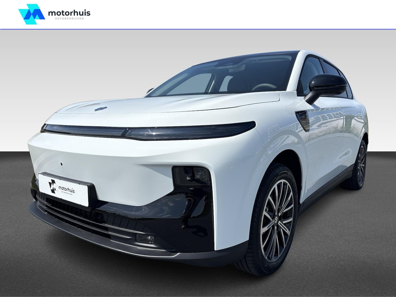 Leapmotor B10 - Design ProMax 67.1 kWh | Achterbank in delen neerklapbaar | Achteropkomend verkeer waarsch - AutoWereld.nl