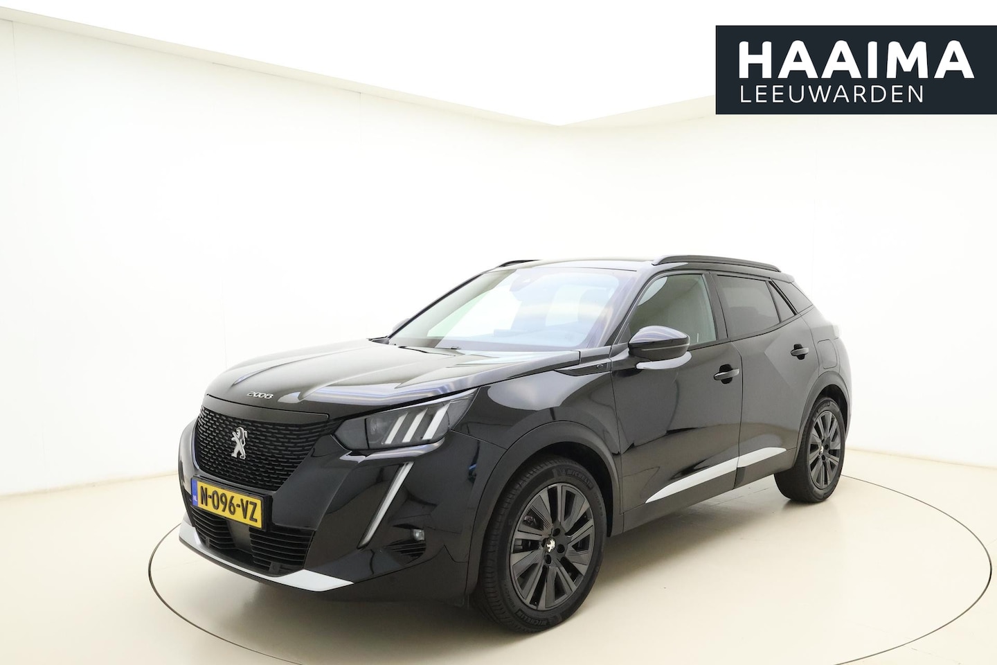 Peugeot e-2008 - EV GT Pack 50 kWh | Achteruitrijcamera | Cruise control | Climate control | Navigatie | Ap - AutoWereld.nl