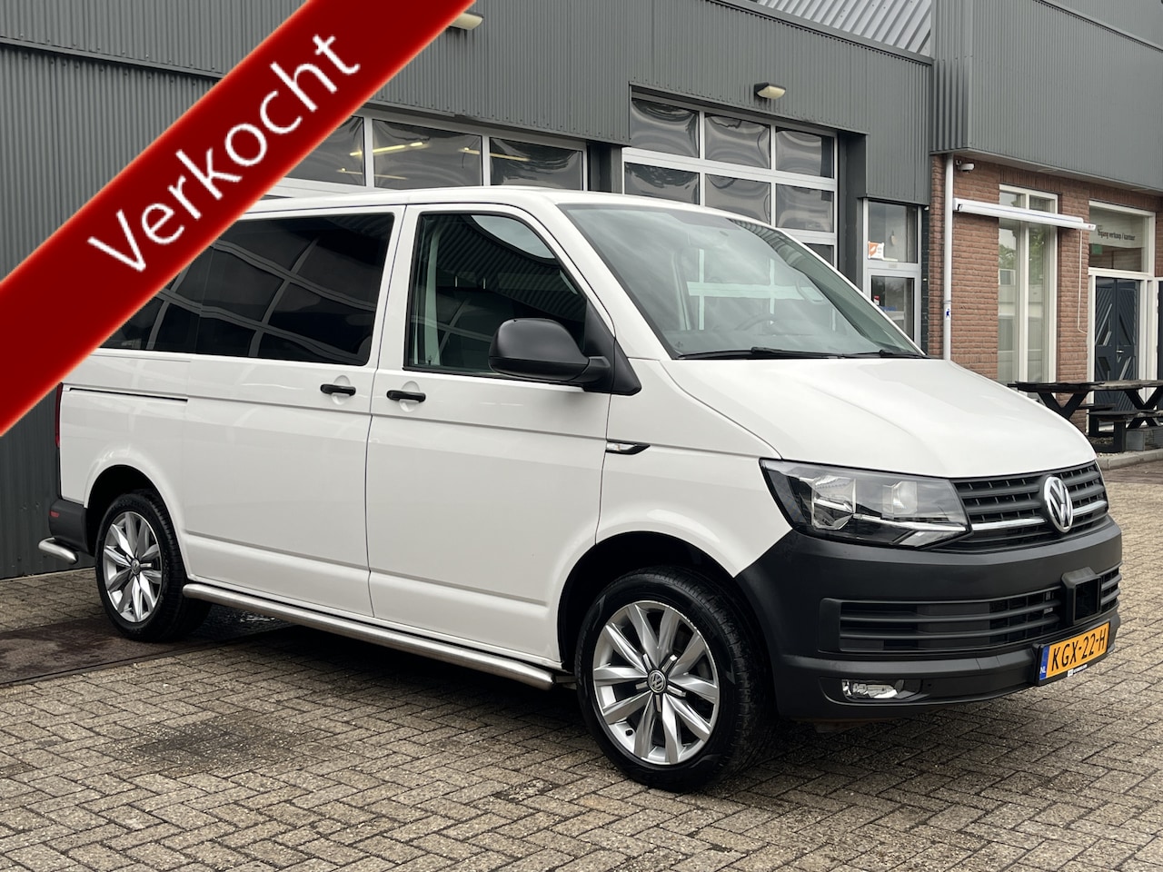 Volkswagen Transporter Kombi - 2.0 TDI L1H1 BTW EN BPM VRIJ!! Airco Trekhaak 2500 kg trekgewicht Telefoonverbinding Groep - AutoWereld.nl