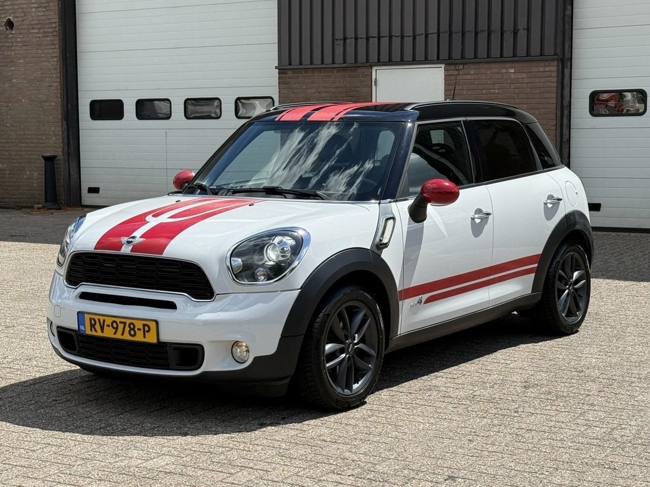 MINI Countryman - 2.0 Cooper SD ALL4 / 4x4 / Airco / Navi / Special / Afneembare trekhaak - AutoWereld.nl