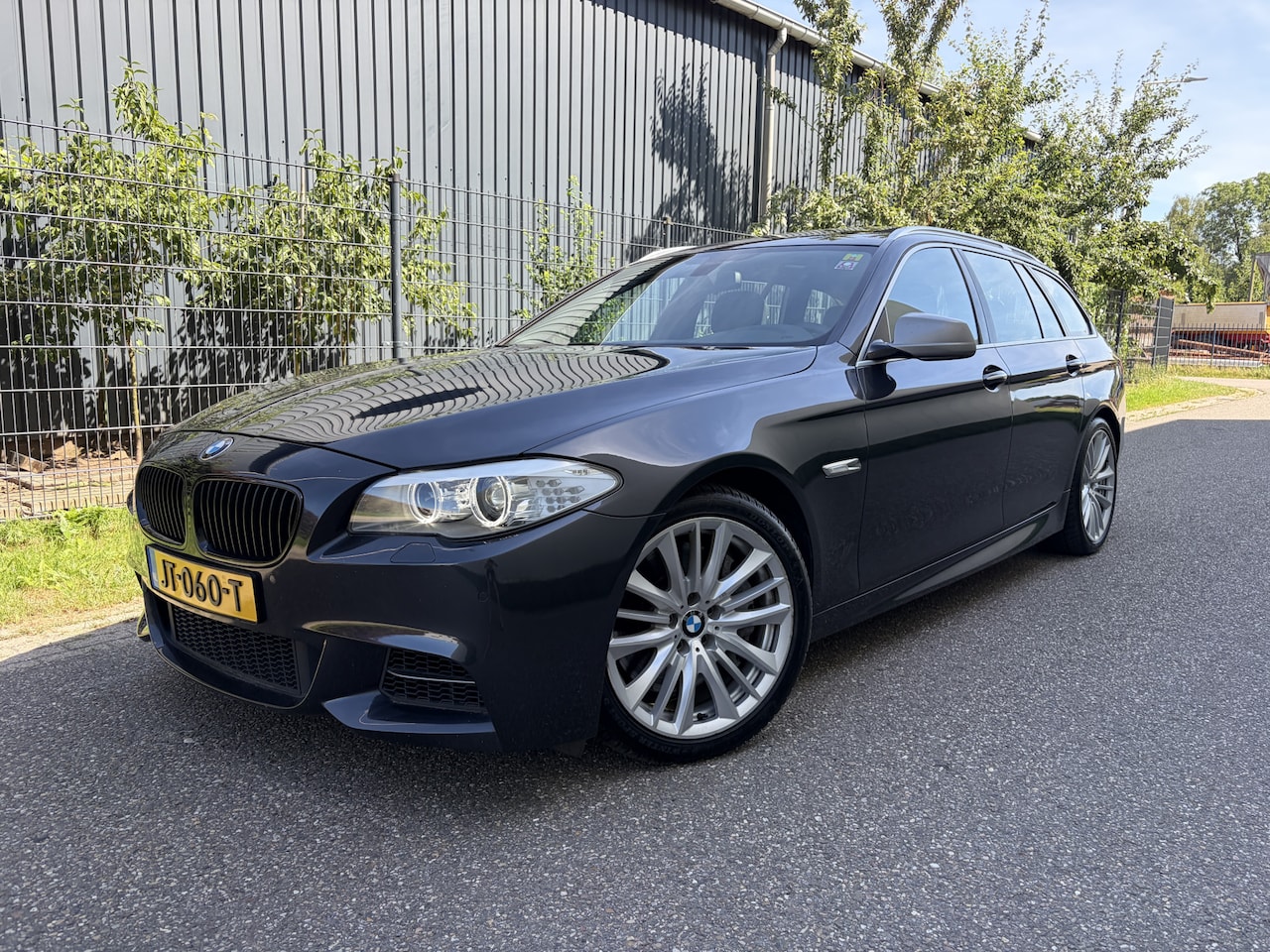 BMW 5-serie Touring - M550xd High Executive / AUTOMAAT / PANORAMADAK / NAVI - AutoWereld.nl