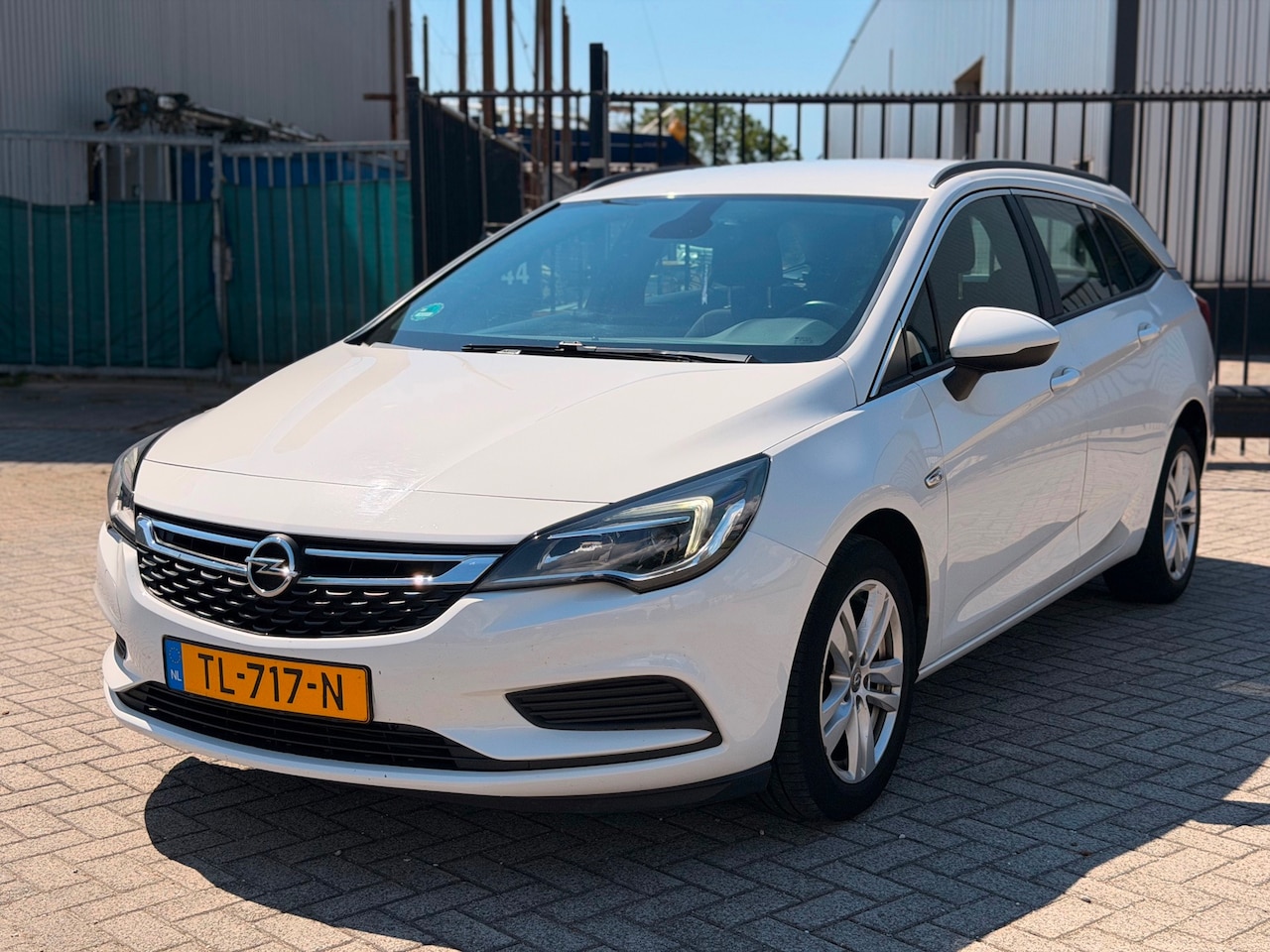 Opel Astra Sports Tourer - 1.0 Business+ Clima Navi Applecareplay - AutoWereld.nl