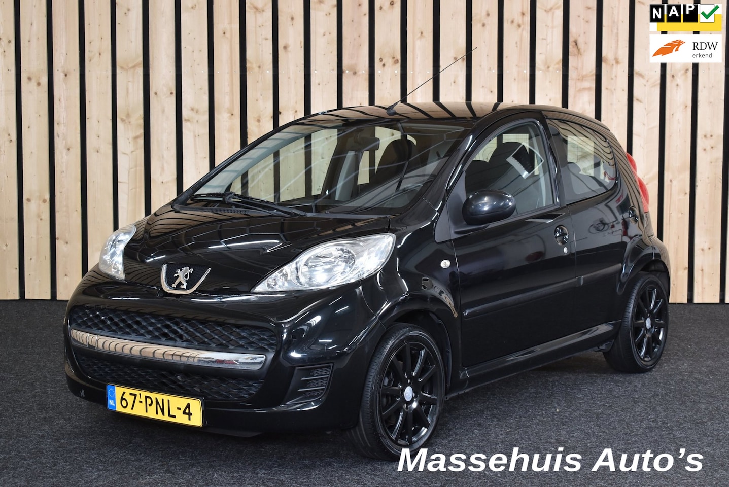 Peugeot 107 - 1.0-12V Millesim 200 Airco 5 deurs lm velgen 15" Toerentlr + Nwe APK - AutoWereld.nl