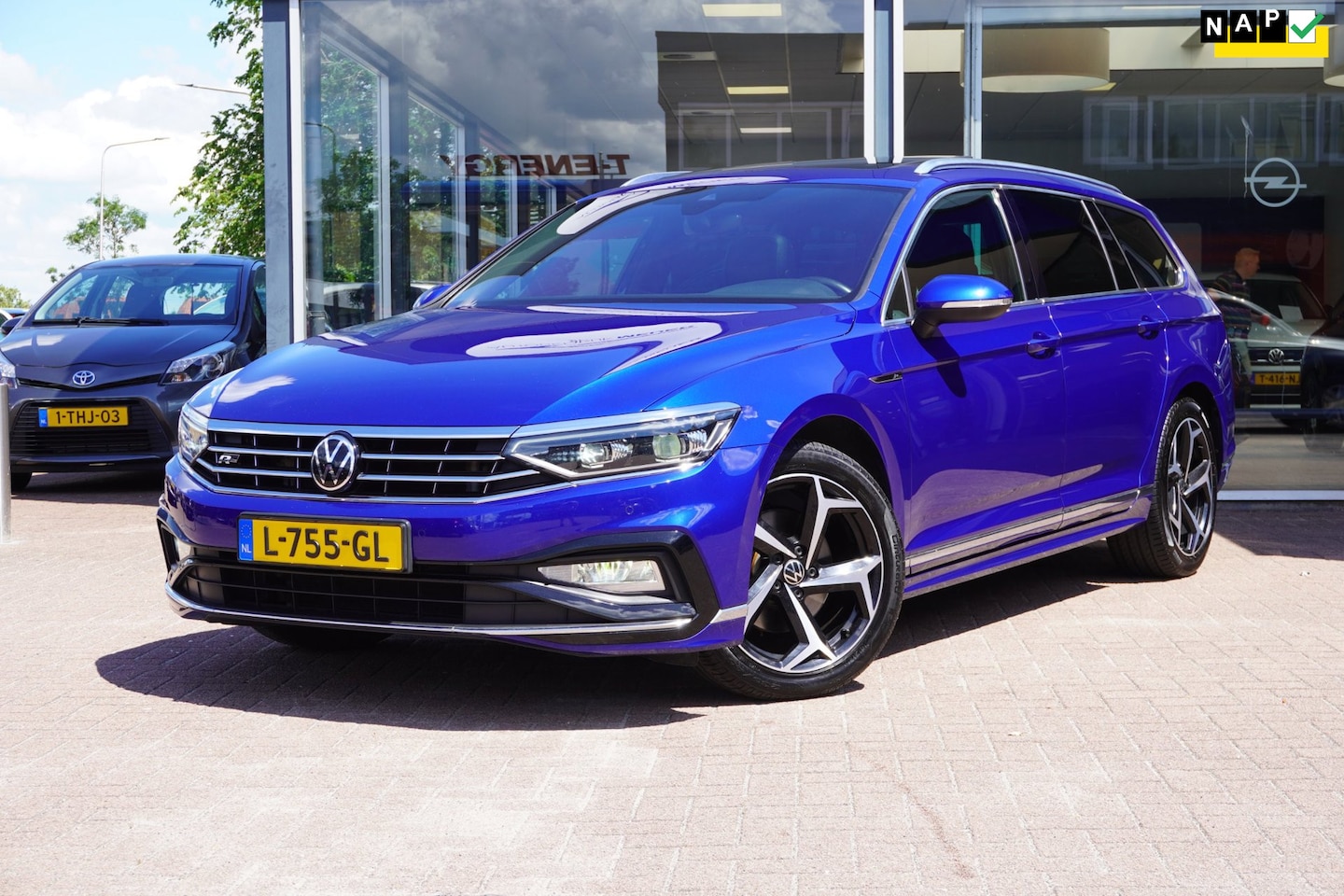 Volkswagen Passat Variant - 1.5 TSI R-Line Business + Automaat | Virt. cockpit | Airco | Elek. pakket | Vol opties | I - AutoWereld.nl