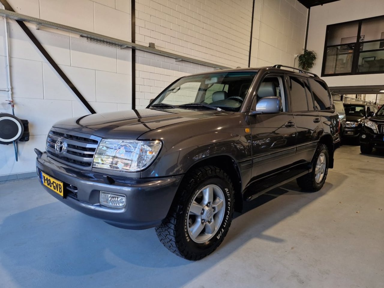 Toyota Land Cruiser 100 - LandCruiser 4.2 Executive Grijs Kenteken - AutoWereld.nl