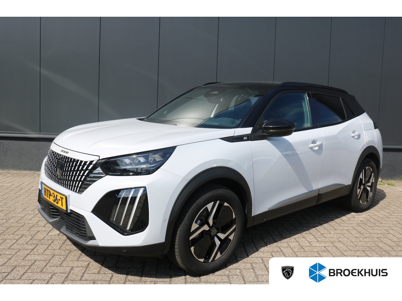 Peugeot e-2008 - EV GT Avantage 54 kWh | Navi | Camera V+A | Ad. cruise | Keyless | DAB | LMV 17"| - AutoWereld.nl