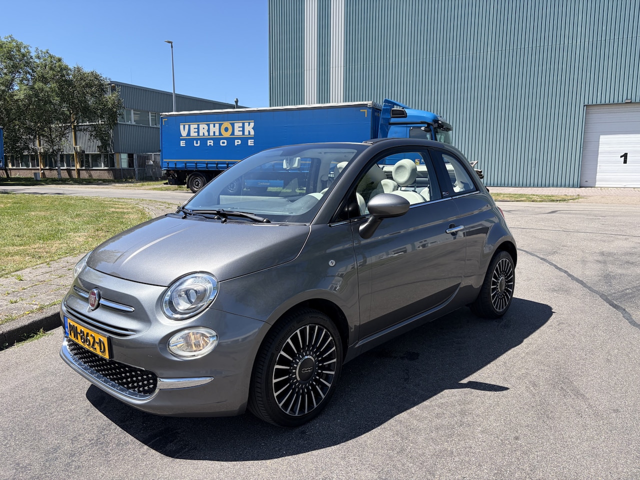 Fiat 500 C - 0.9i TwinAir Turbo Lounge 81 PK. Als nieuw rijdende auto van de tweede eigenaar !!! Alle k - AutoWereld.nl