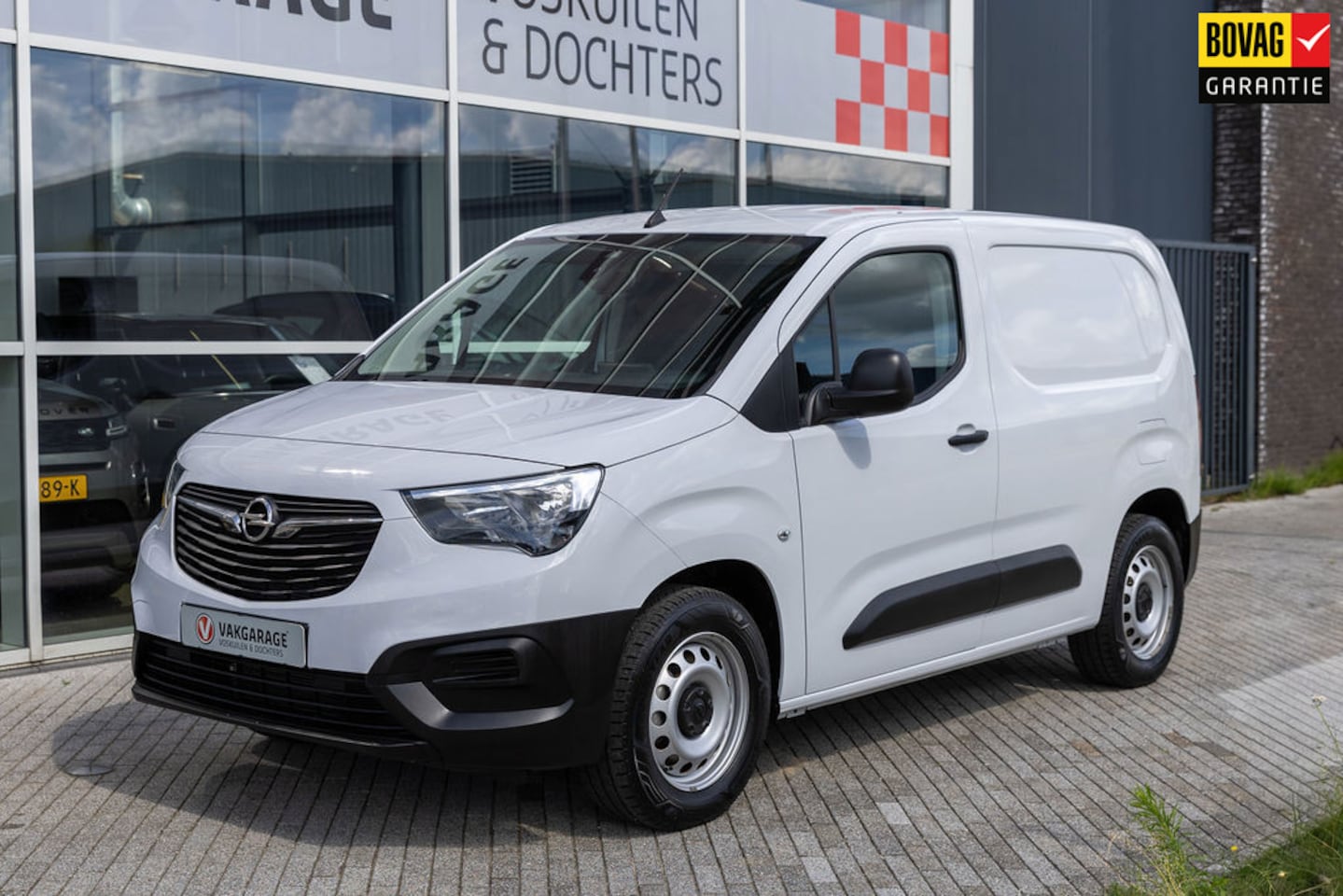 Opel Combo Electric - 136 L1 50kWh 136 L1 50kWh - AutoWereld.nl