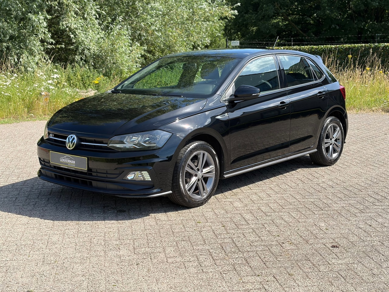 Volkswagen Polo - 1.0 R-LINE I PDC I EERSTE EIGENAAR I VOLL ONDH I STOELVERW - AutoWereld.nl