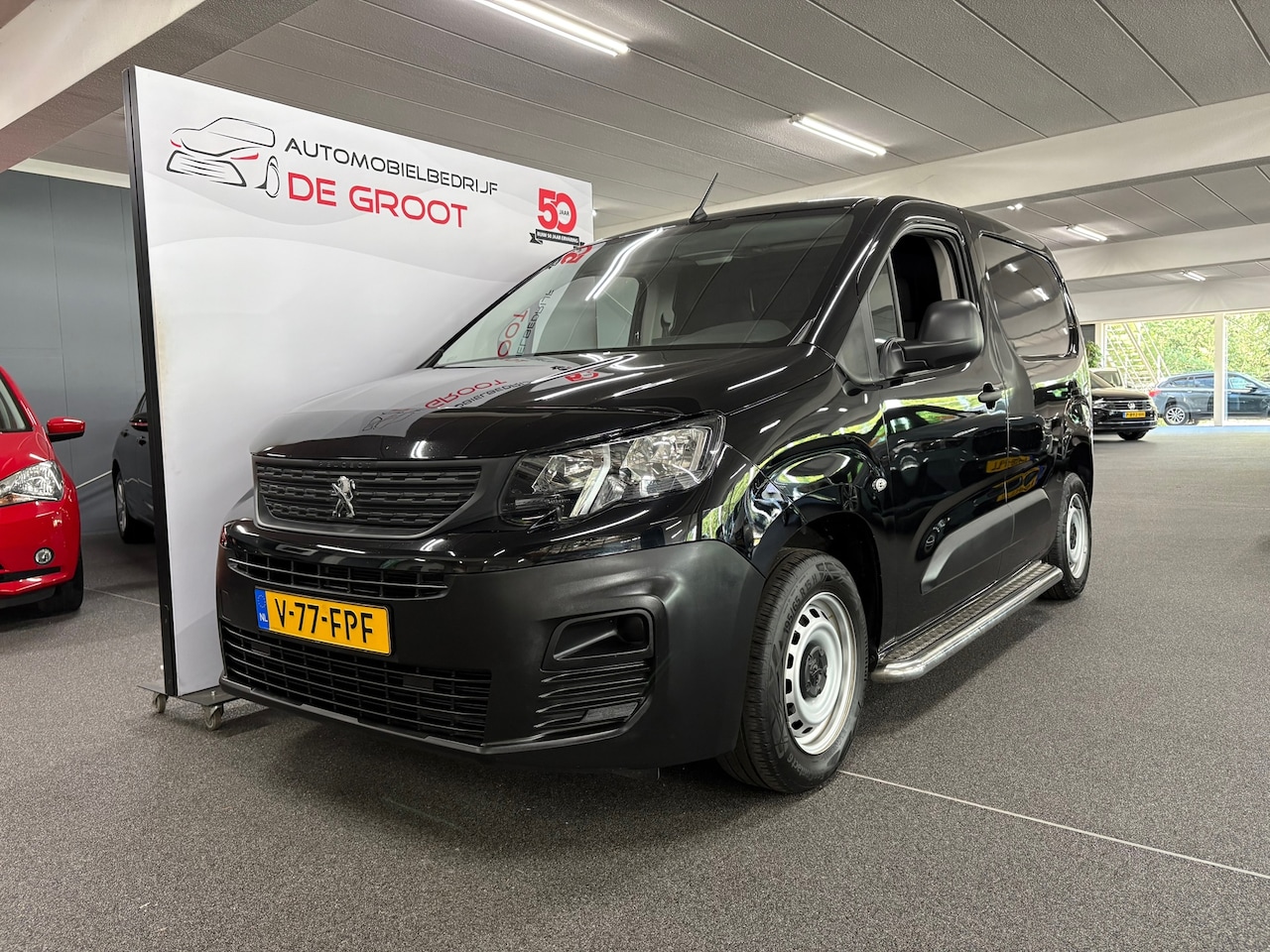 Peugeot Partner - 1.2 PureTech Pro/ NL auto/ BTW auto/ Sensoren achter/ Extra set banden - AutoWereld.nl