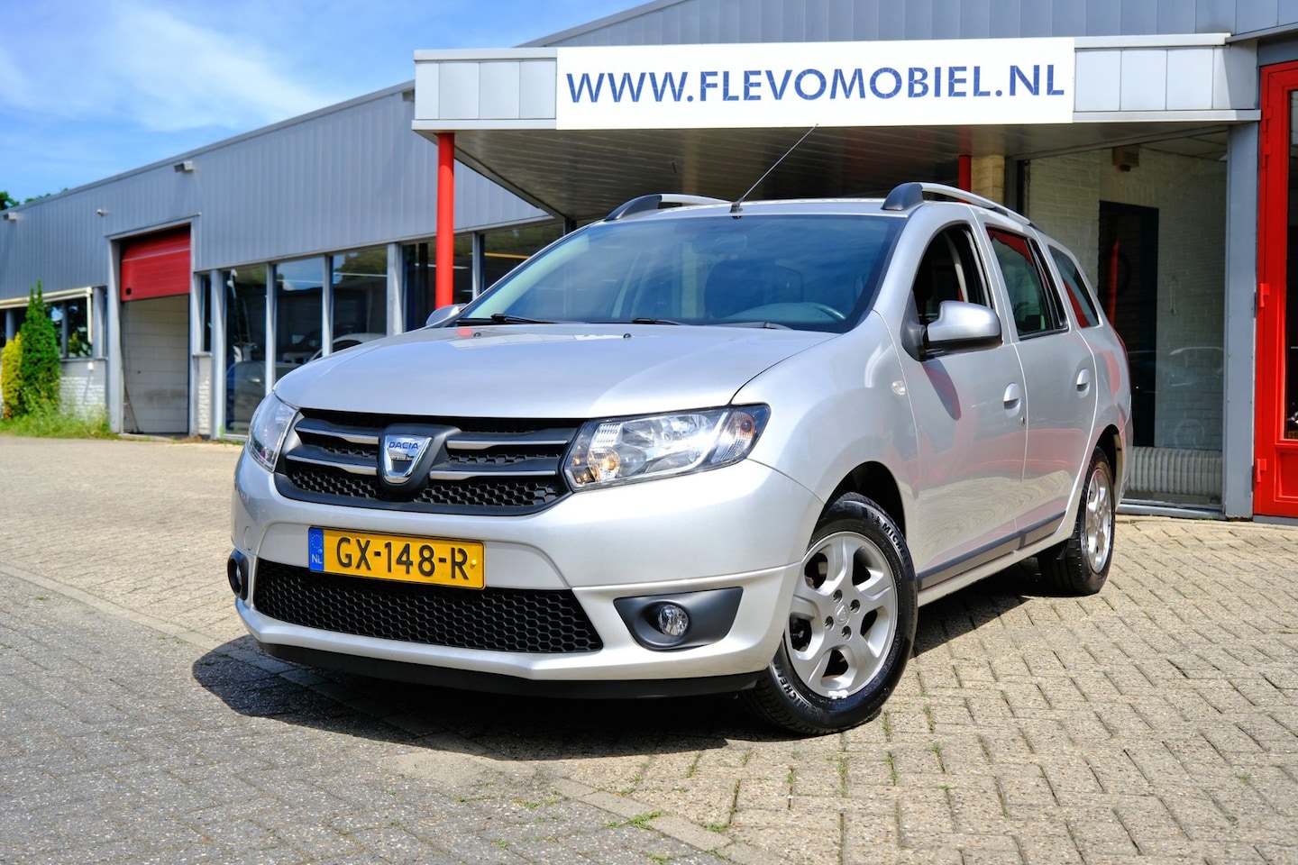 Dacia Logan MCV - 0.9 TCe 10th Anniversary *48.057km!* Navi|1e Eig|Airco|LMV - AutoWereld.nl