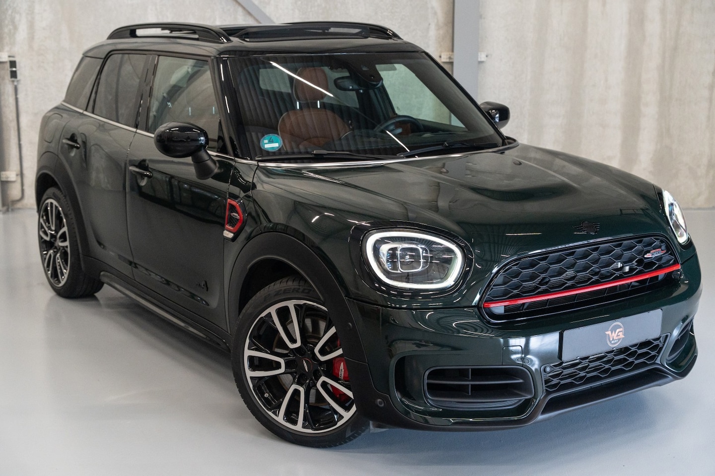MINI Countryman - 2.0 John Cooper Works ALL4 | Head up | Memory | Vol Leder | Pano | Rebel Green - AutoWereld.nl