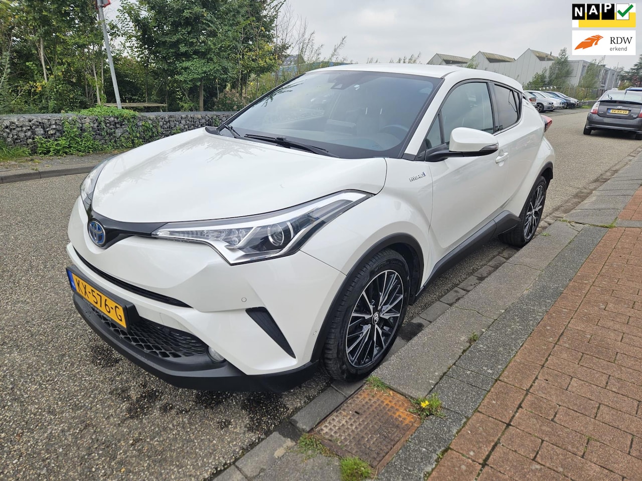 Toyota C-HR - Executive GARANTIE - AutoWereld.nl