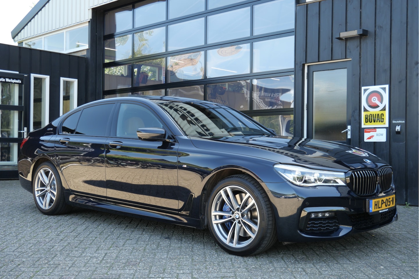 BMW 7-serie - 740e iPerformance High Executive | Dealer Onderhouden | Massage | Pano | H&K | Stoelventil - AutoWereld.nl