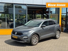 Volkswagen T-Roc - 1.5 TSI 150pk DSG Sport - trekhaak - adaptive - climate control