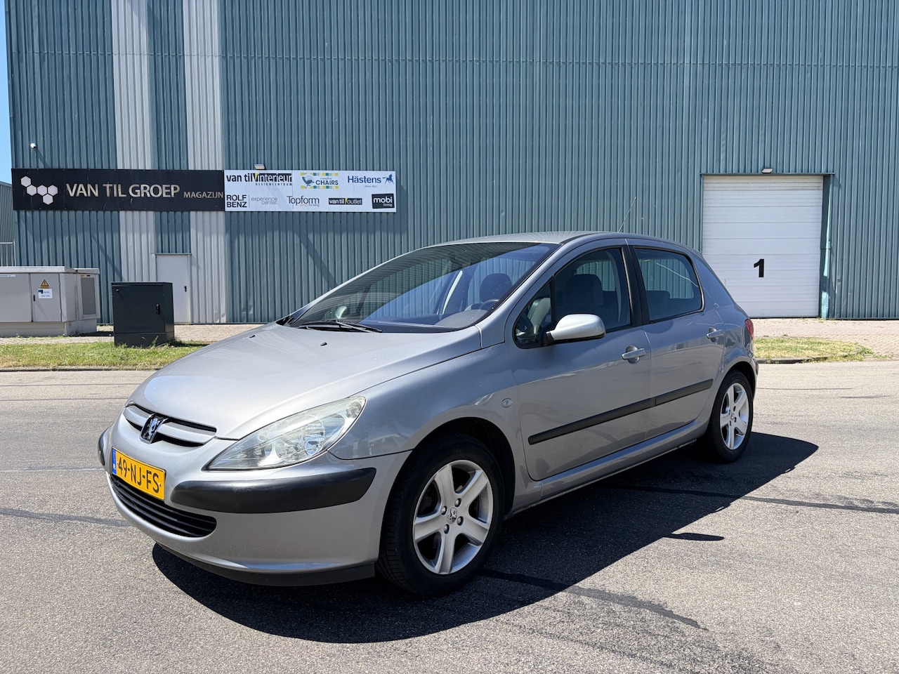 Peugeot 307 - 2.0-16V XTi 5-Deurs 136 PK. Mooie en zeer fijn rijdende auto van de tweede eigenaar !!! Al - AutoWereld.nl