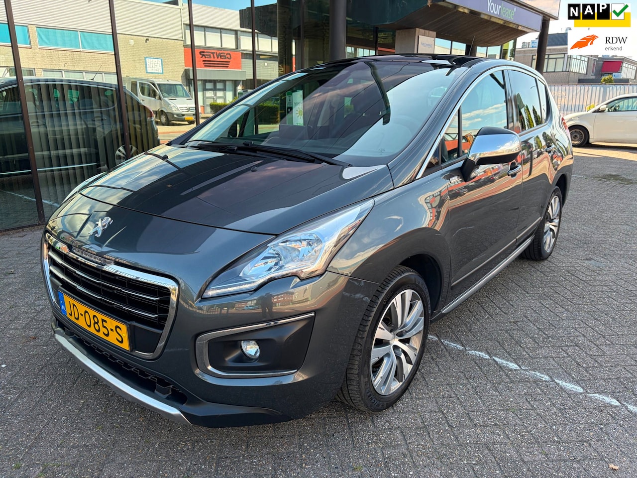 Peugeot 3008 - 1.2 PureTech Style / Camera / Pano´dak / LED / Trekhaak - AutoWereld.nl