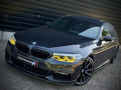 BMW 5-serie - 540i xDrive M-PERFORMANCE DAK|HUD|360|4WLSTURING|HiFi