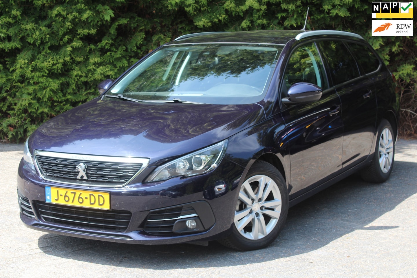 Peugeot 308 SW - 1.5 BlueHDi Blue Lease Active 130PK | Panoramadak | Navigatie | Trekhaak - AutoWereld.nl