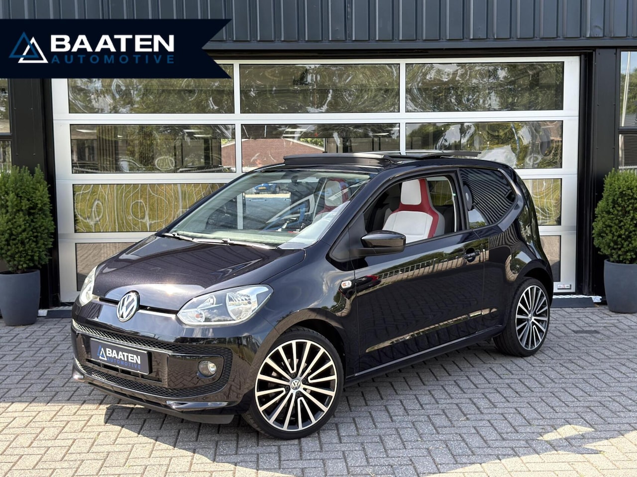 Volkswagen Up! - 1.0 high up! |Pano|Airco|BT|Standkachel|Navi|17"| - AutoWereld.nl