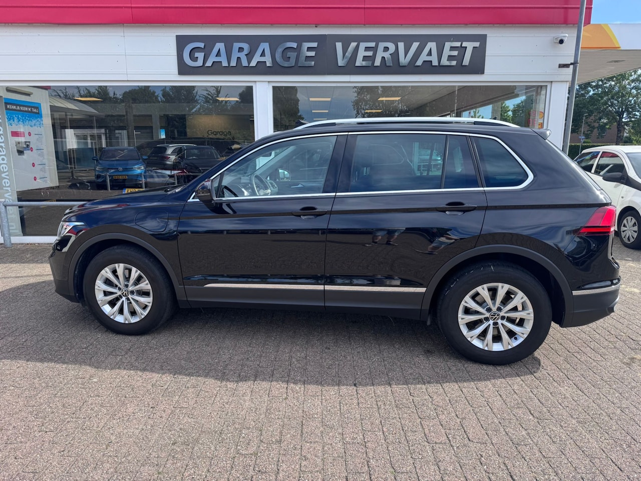 Volkswagen Tiguan - 1.5 eHybrid Life Edition 1.5 eHybrid Life Edition - AutoWereld.nl