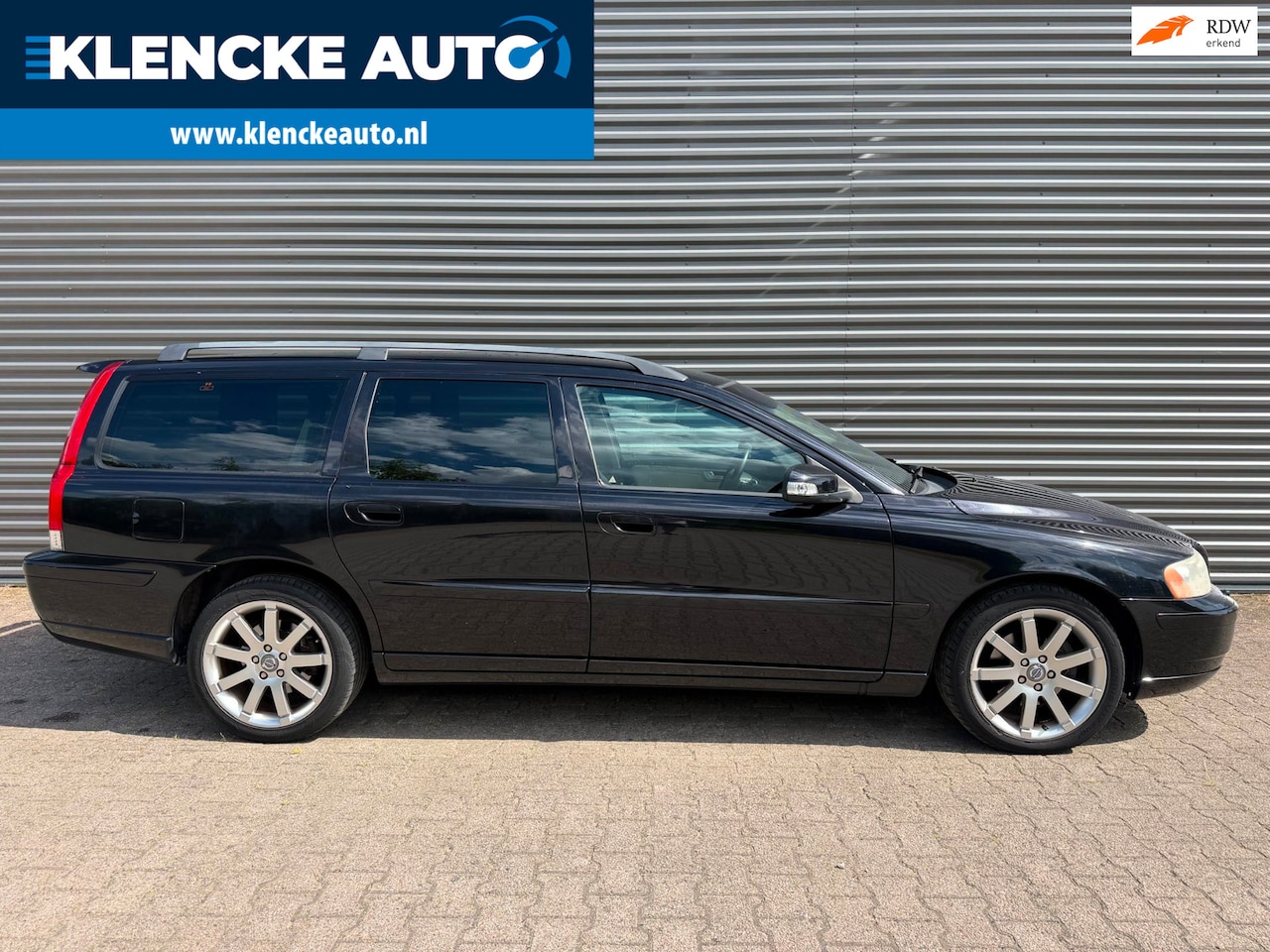 Volvo V70 - 2.4 Edition Sport 253.815km Bi-Xenon Leer Cruise ctrl 7-persoons Trekhaak Stoelverwarming - AutoWereld.nl