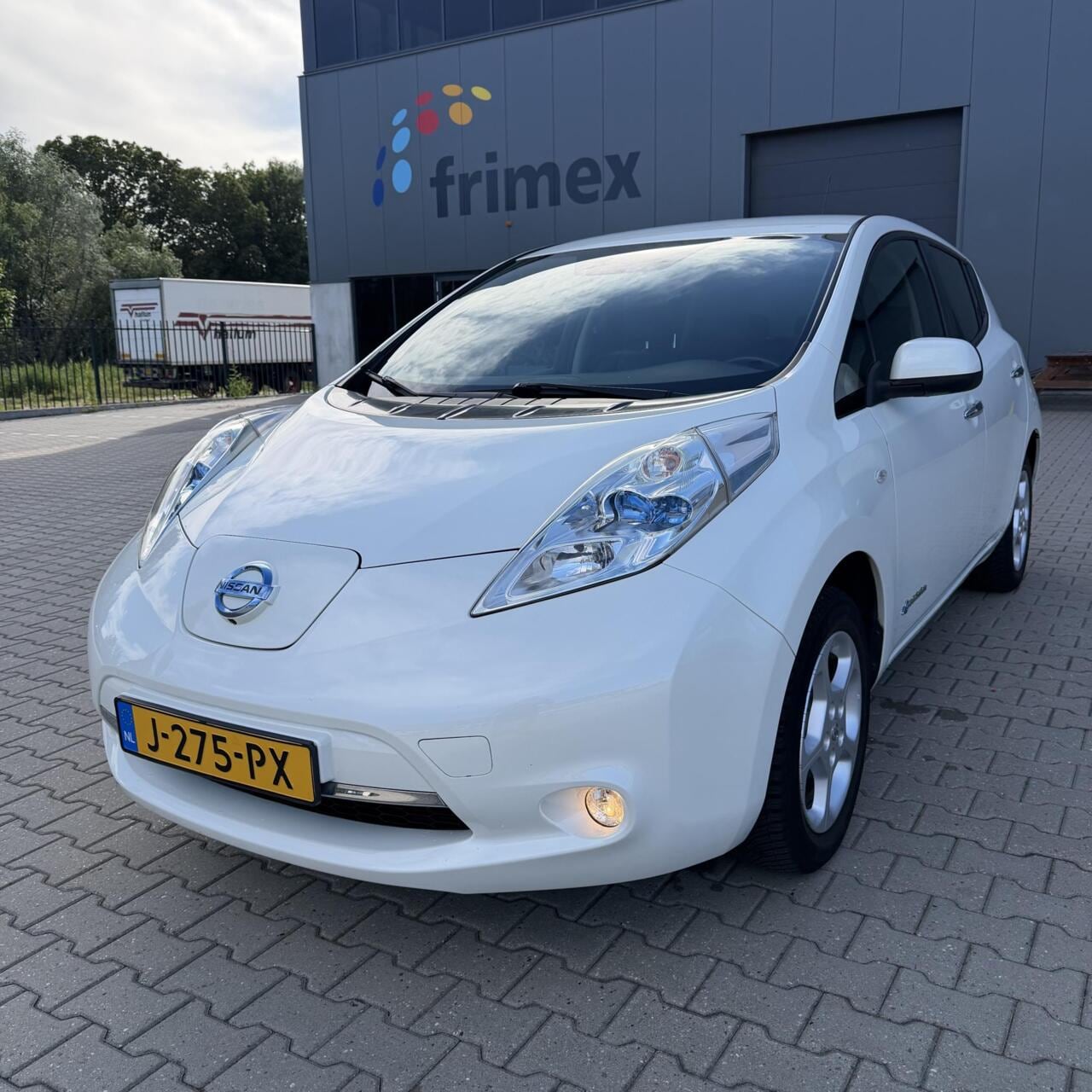 Nissan LEAF - Tekna 24 kWh | Leder | Camera | NW APK ! - AutoWereld.nl