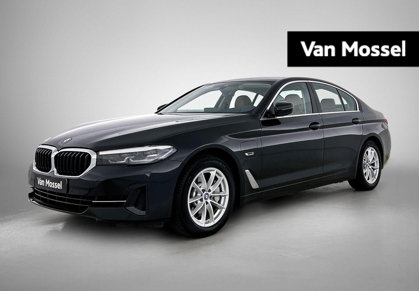 BMW 5-serie - Berline 530e 215kW xDrive | Automaat | Achteruitrijcamera | Parkeersensoren | Lederen Bekl - AutoWereld.nl