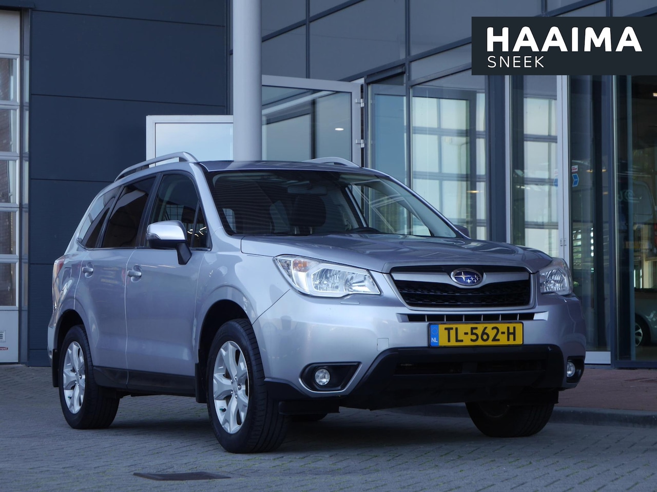 Subaru Forester - 2.0 Luxury | Automaat | 4WD |  2000KG Trekgewicht |  Panorama dak | Achteruitrijcamera | C - AutoWereld.nl