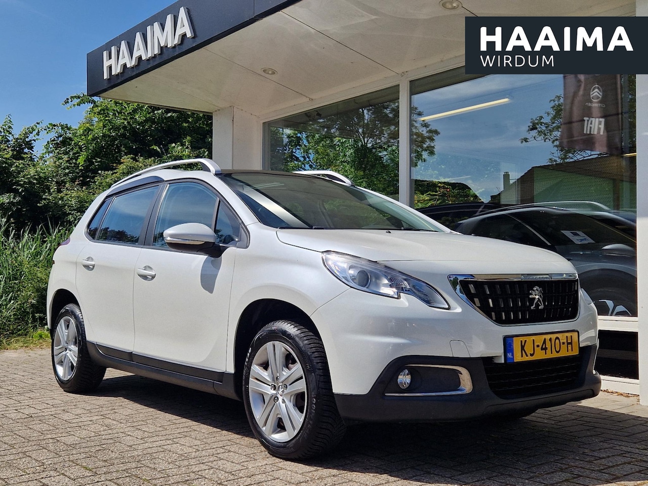 Peugeot 2008 - 1.2T 110pk Active | Trekhaak | Panorama Dak | Navigatie |Apple Car Play| Climate & Cruise - AutoWereld.nl