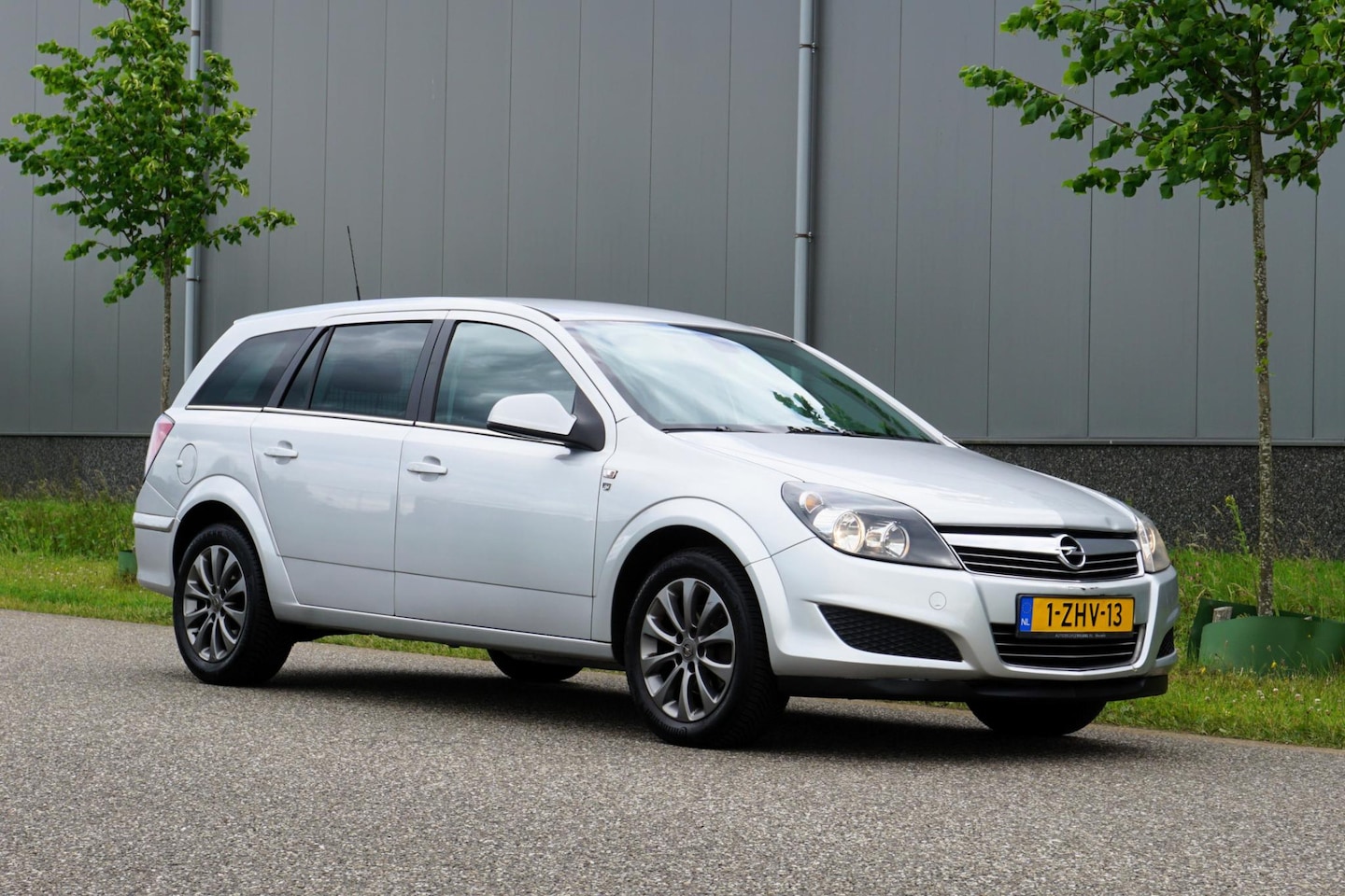 Opel Astra Wagon - 1.6 111 years Edition |APK tot 6-2027 |lichtmetalen velgen |metallic |airco |airbags |park - AutoWereld.nl