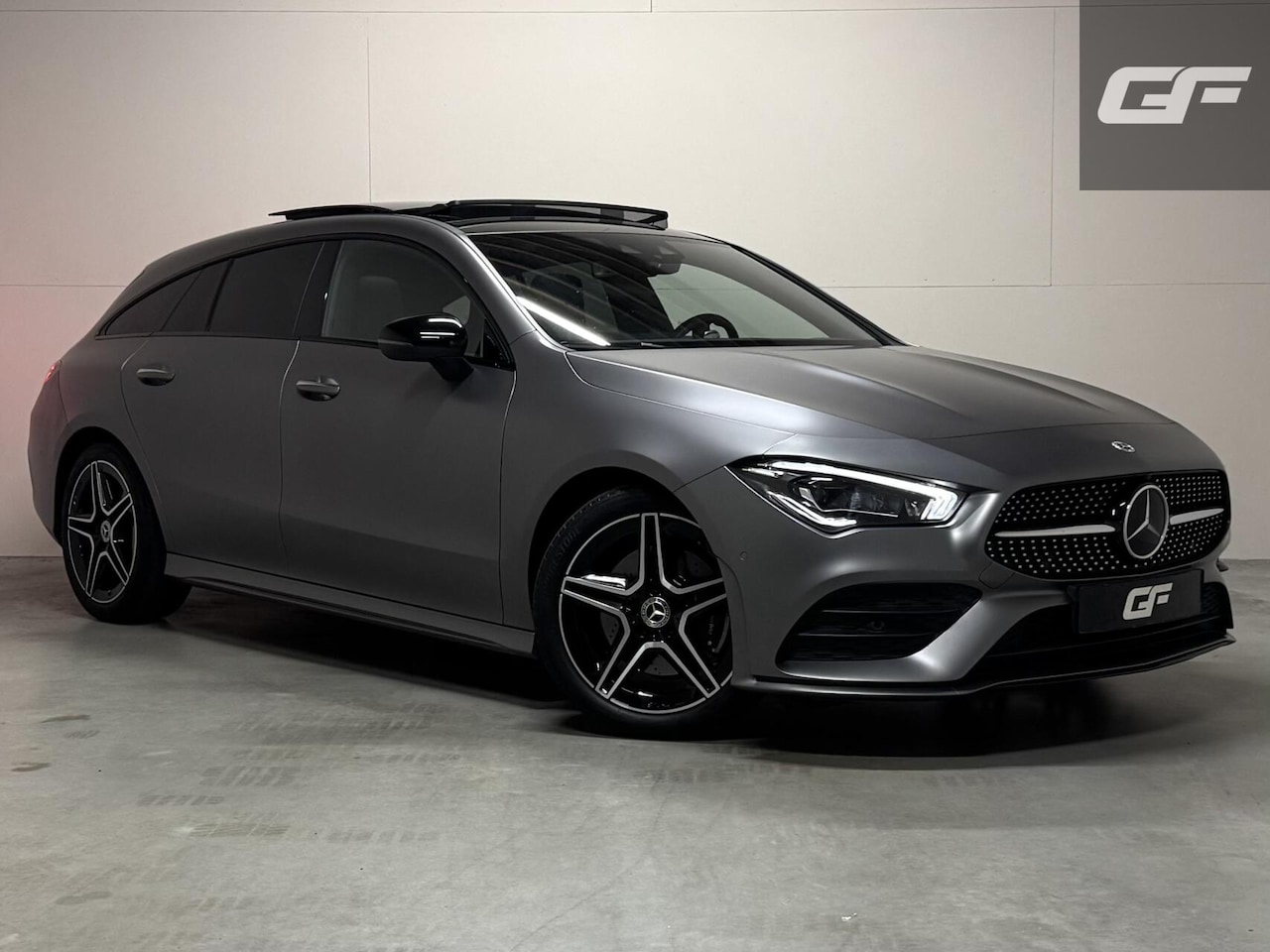 Mercedes-Benz CLA-klasse Shooting Brake - 200 AMG Magno Grey Matt Pano 360° - AutoWereld.nl