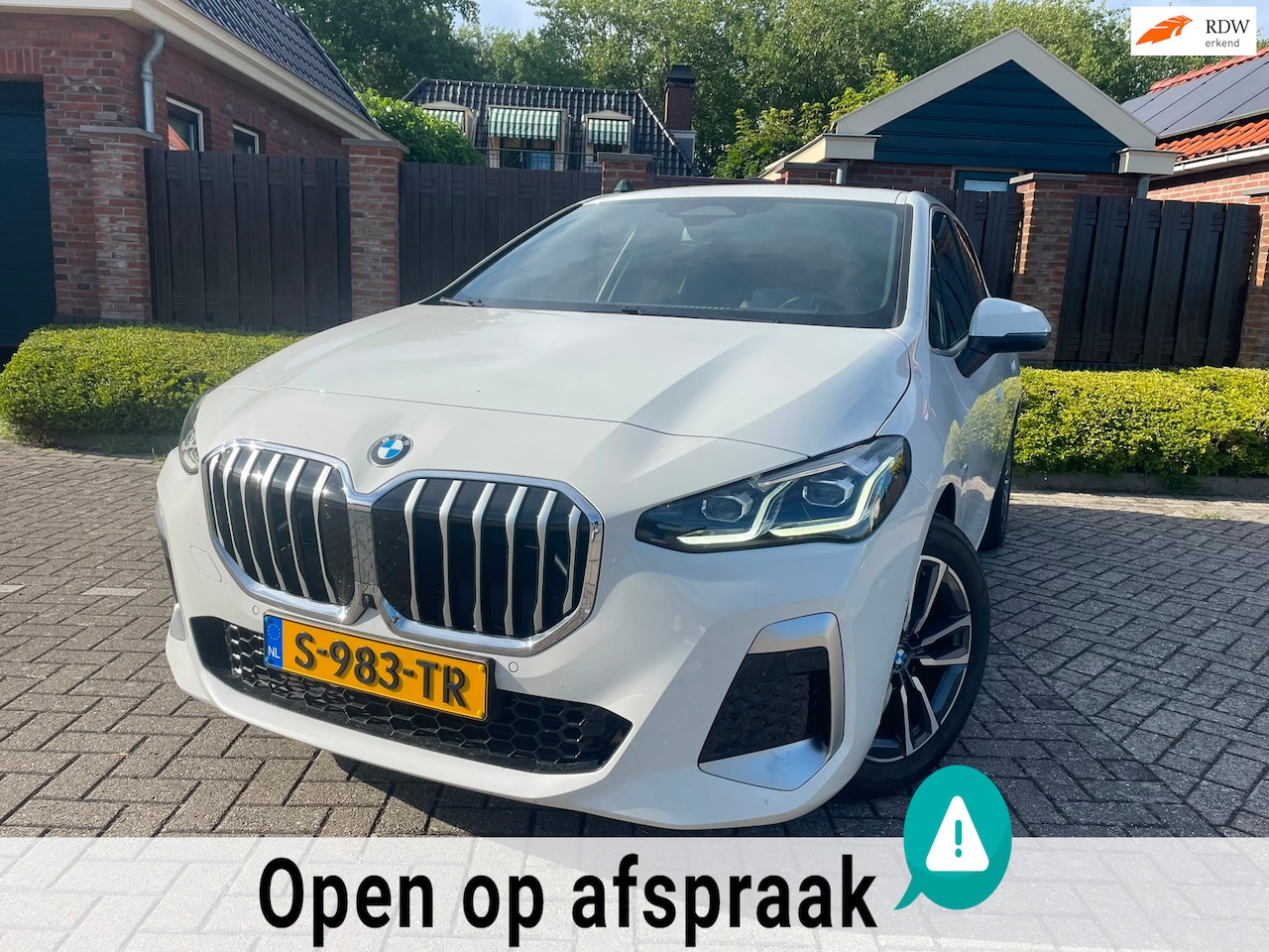 BMW 2-serie Active Tourer - 220i M SPORT I PANORAMADAK I HEAD-UP I - AutoWereld.nl